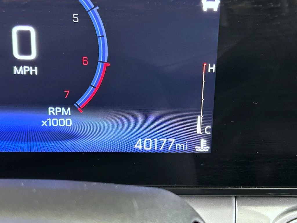 Used 2025 White Chevrolet LT image 14