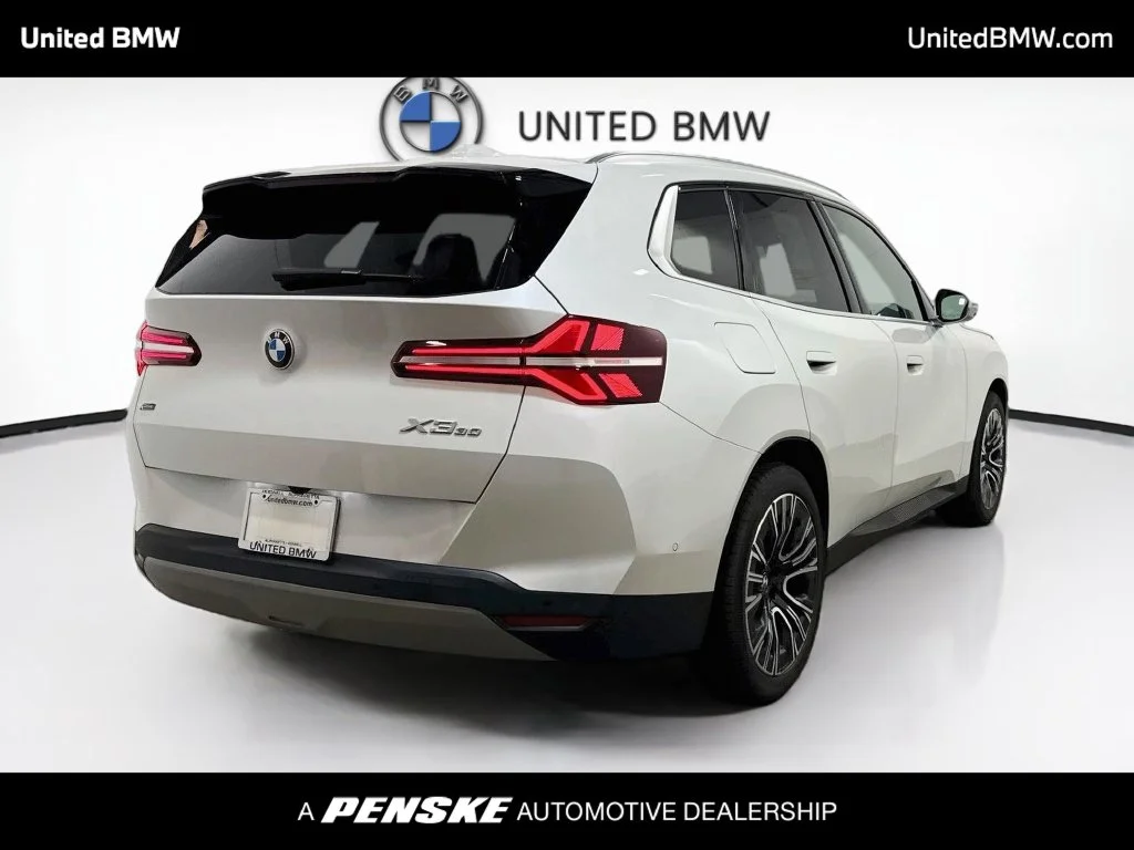 Certified Used 2026 Mineral White Metallic BMW 30 xDrive image 5