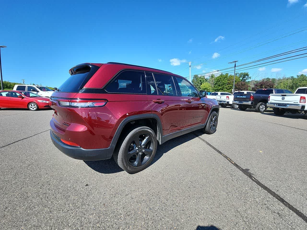 Used 2023 Velvet Red Pearlcoat Jeep Limited image 8