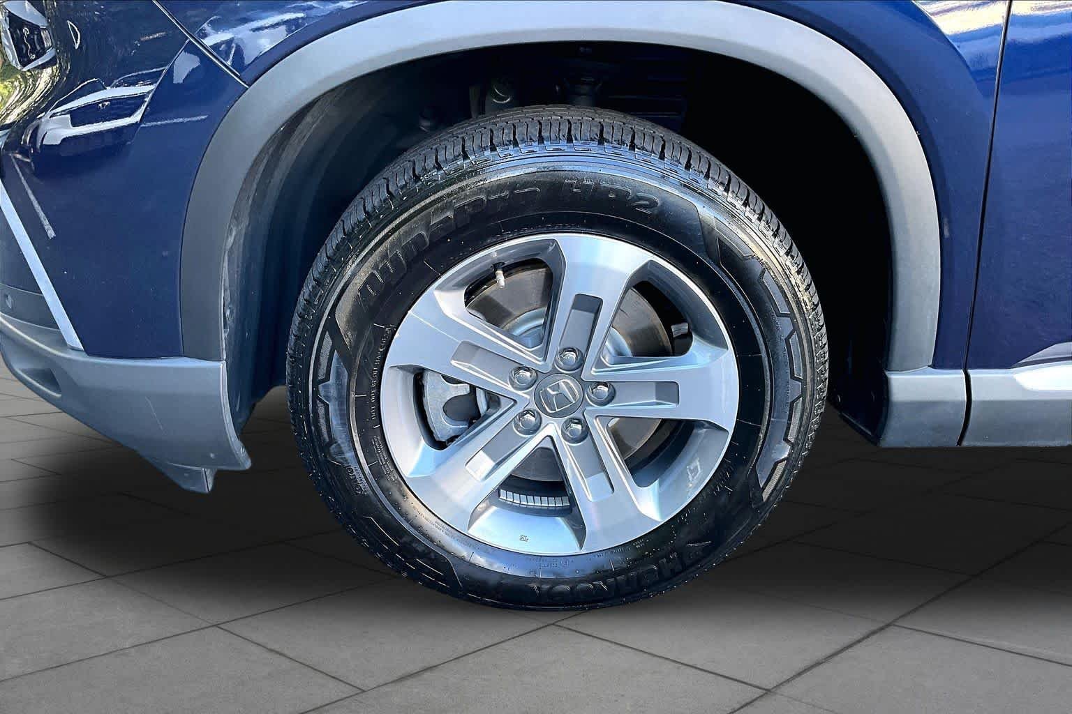 2025 Honda Pilot EX-L - Photo 10