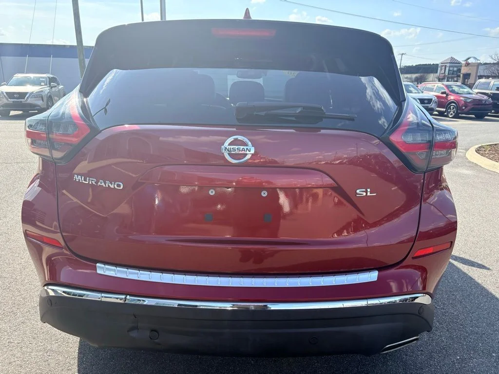 Used 2020 Red Nissan SL image 4