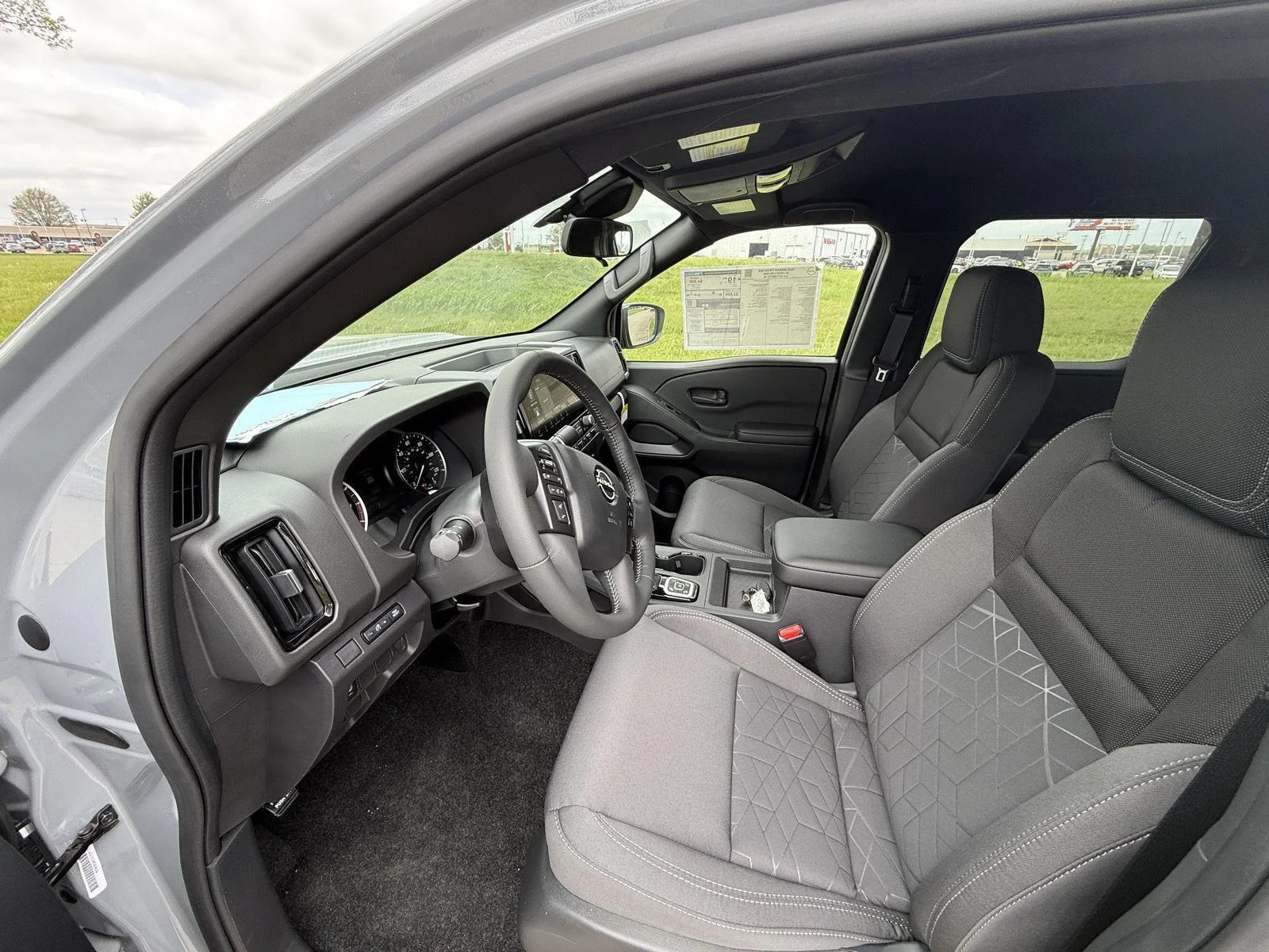 2026 Nissan Frontier SV - Photo 10