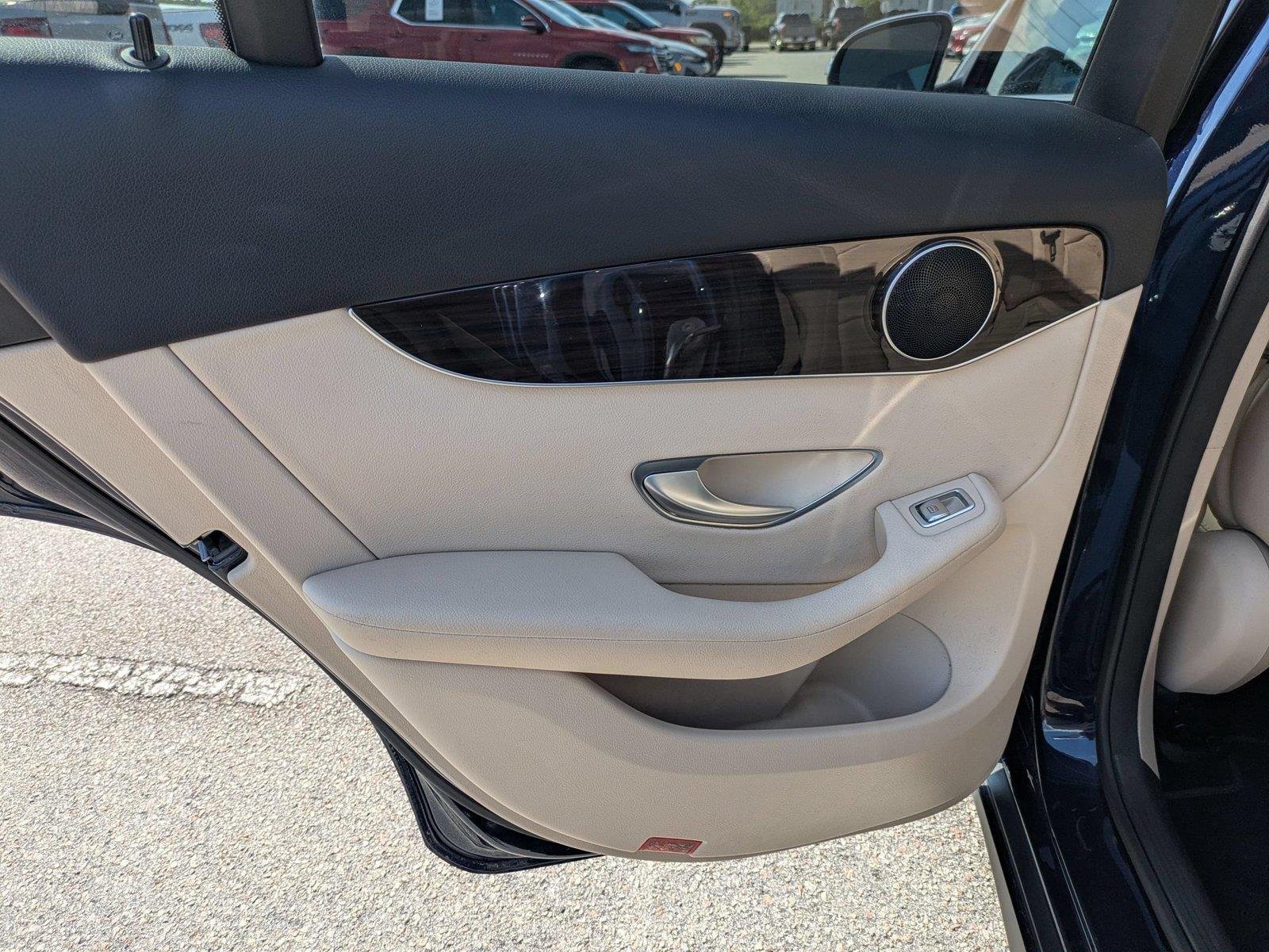 Used 2016 Lunar Blue Metallic Mercedes-Benz GLC 300 image 25