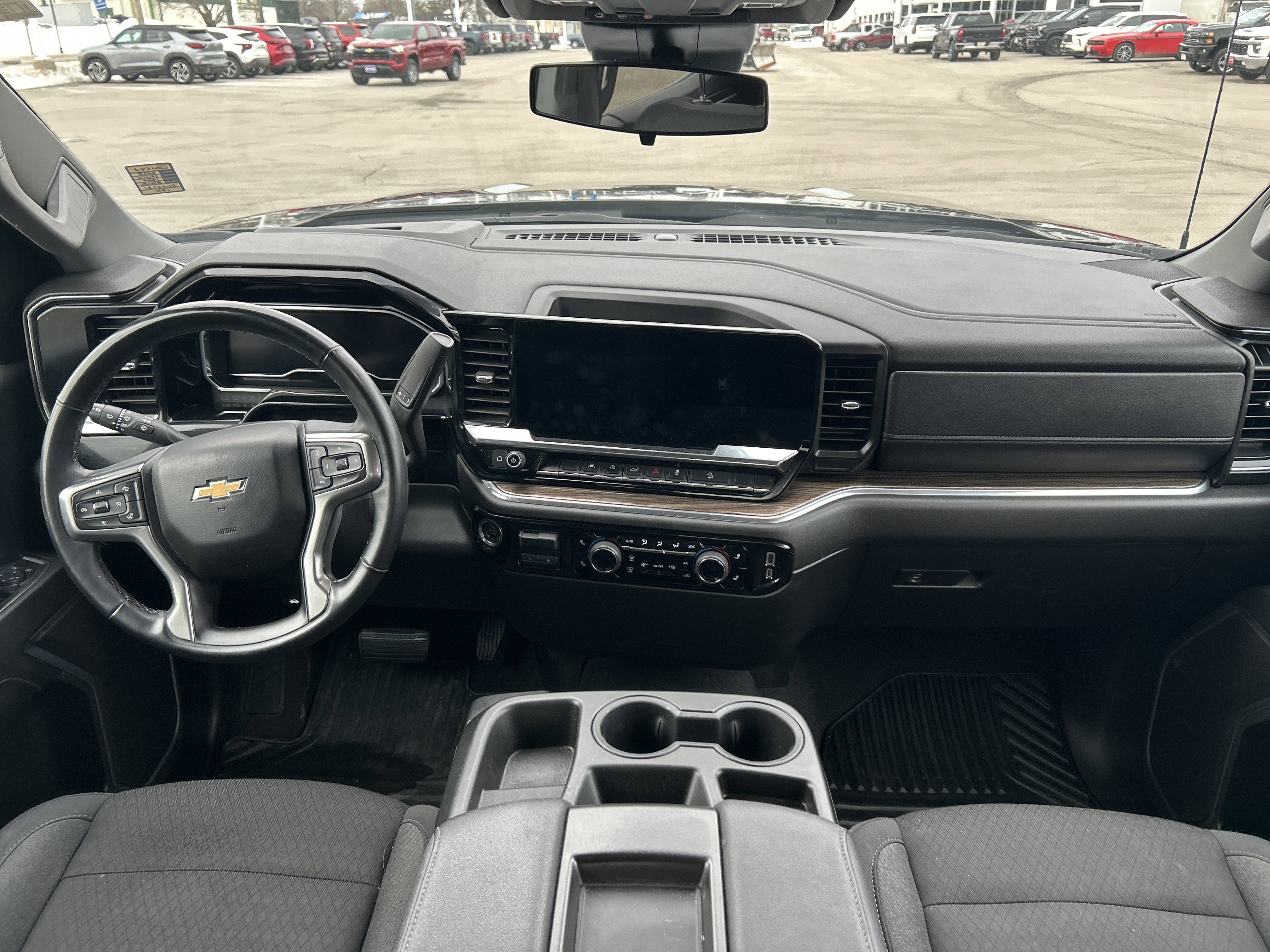 2025 Chevrolet Silverado 1500 LT - Photo 8