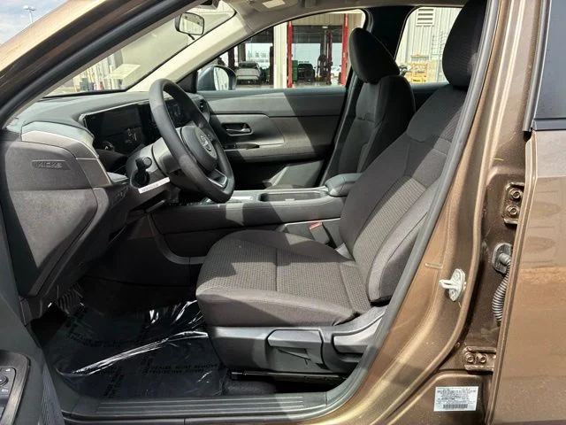 New 2026 Canyon Bronze Metallic Nissan S image 7