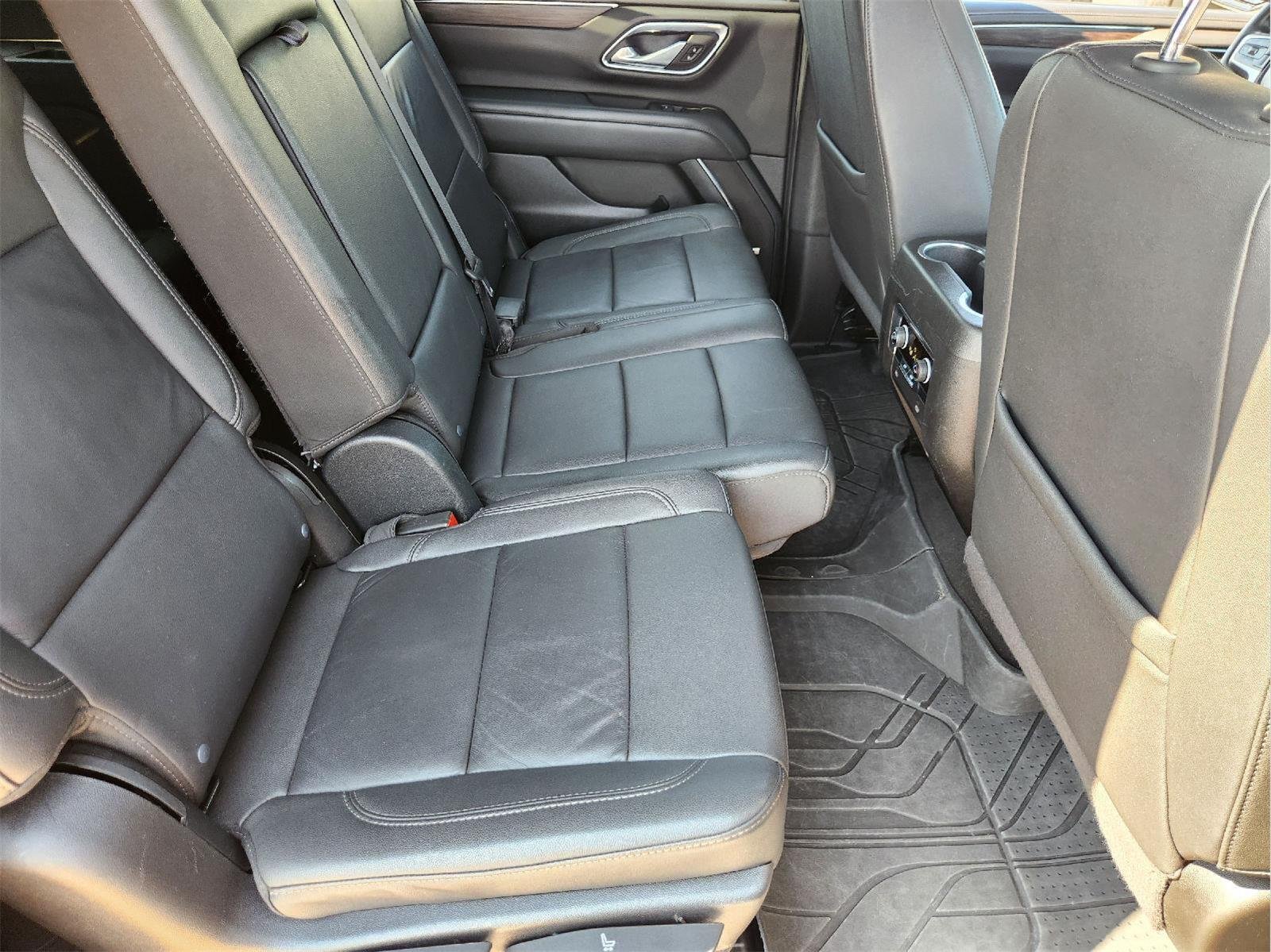 2024 Chevrolet Suburban LT - Photo 30