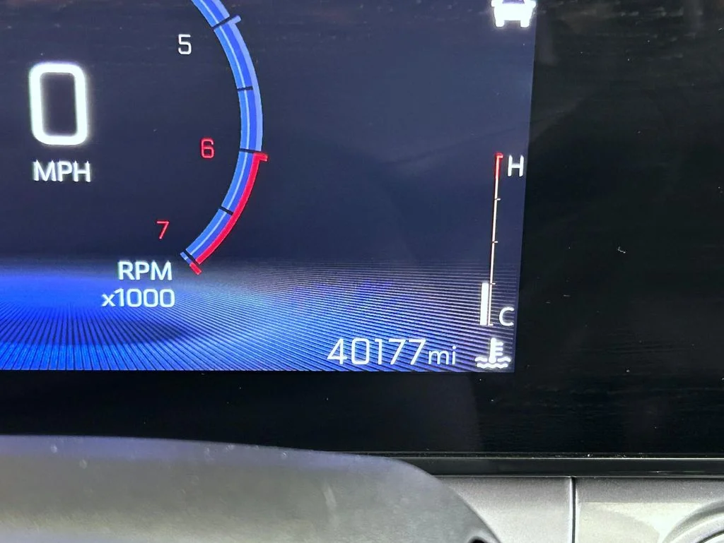 Used 2025 White Chevrolet LT image 14