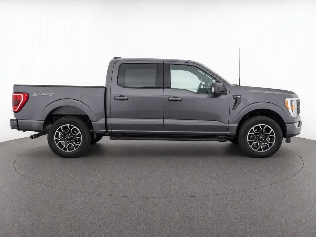 Used 2022 Gray Ford XLT image 8