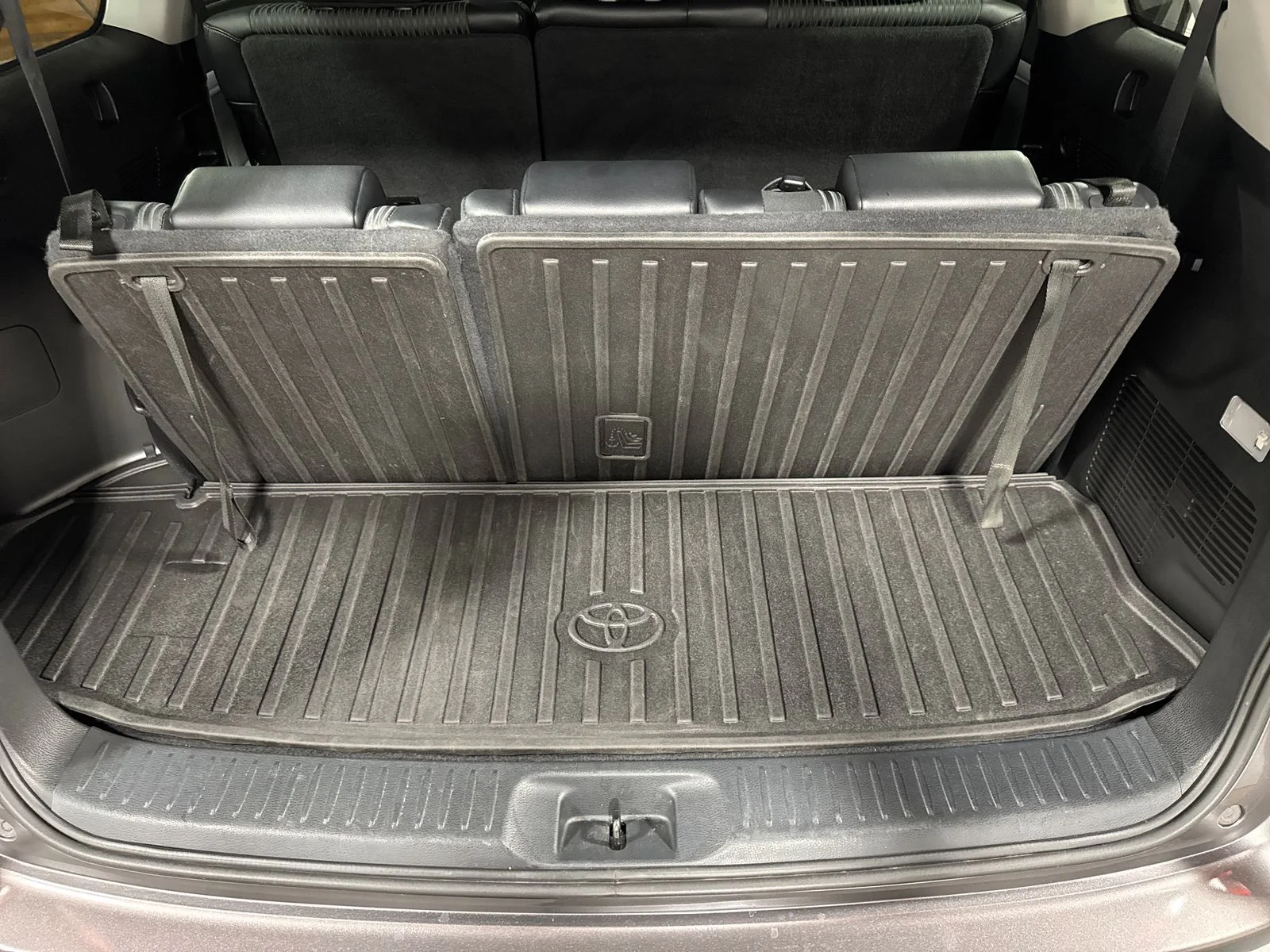 Used 2019 Predawn Gray Mica Toyota LE Plus image 26