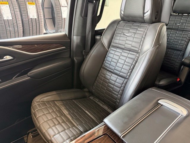 Used 2023 White Cadillac Premium Luxury Platinum image 25