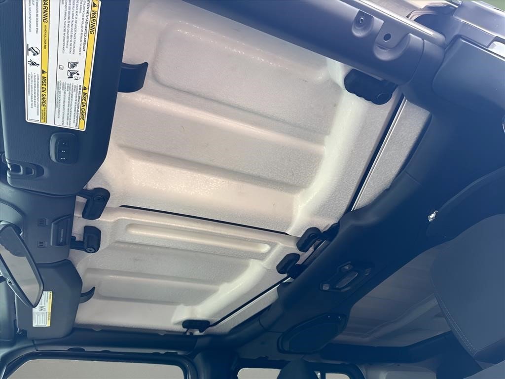 Used 2018 Sting-Gray Clearcoat Jeep Sport S image 12
