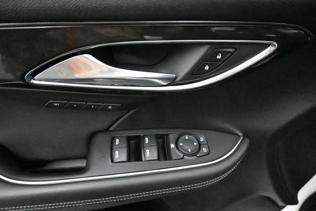Used 2025 Summit White Buick Preferred image 11