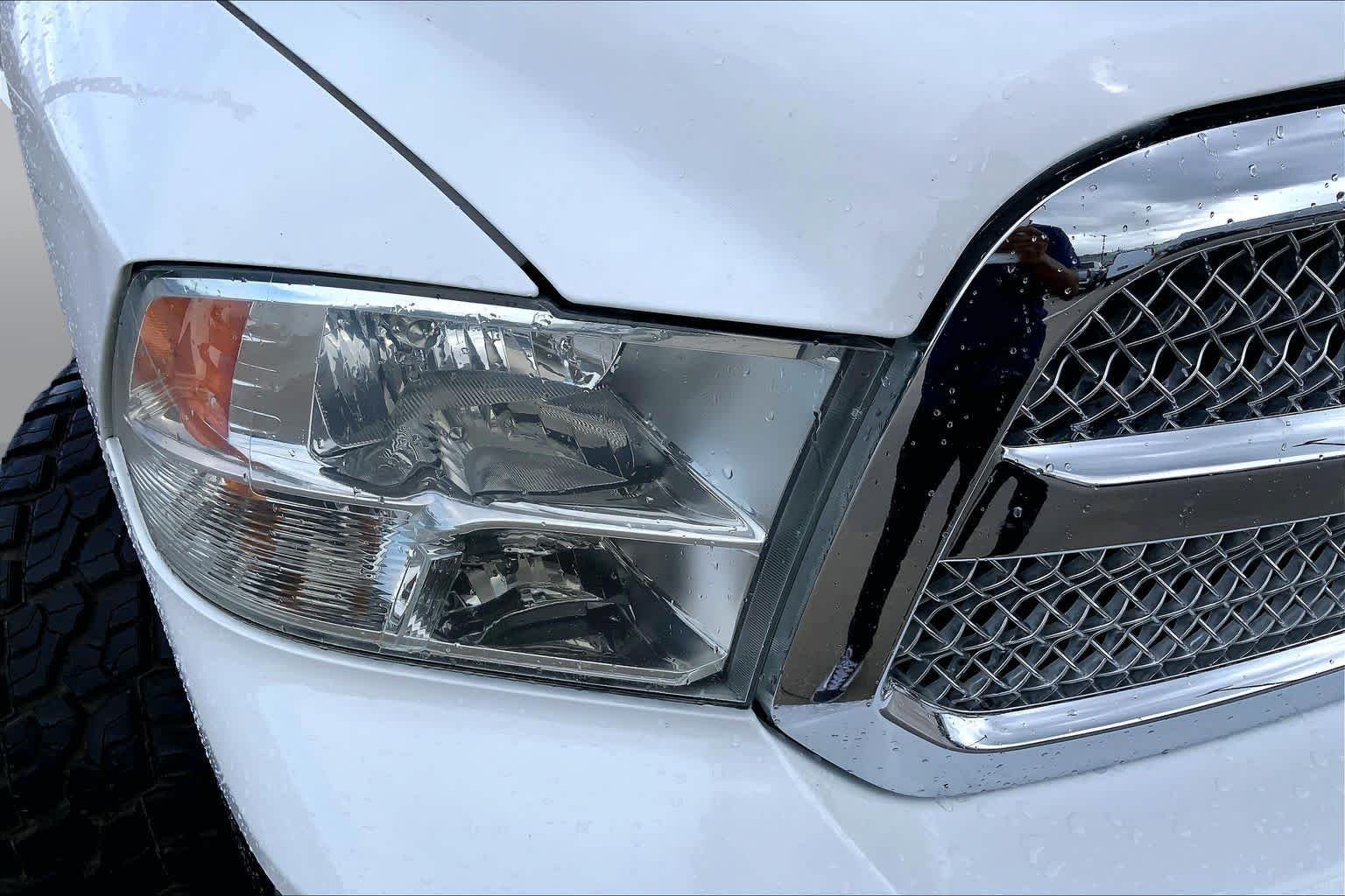 Used 2018 Bright White Clearcoat Ram Lone Star Silver image 25