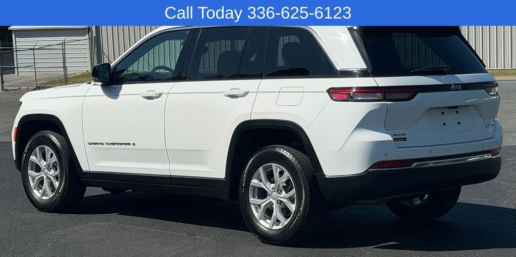 Used 2023 White Jeep Limited image 3