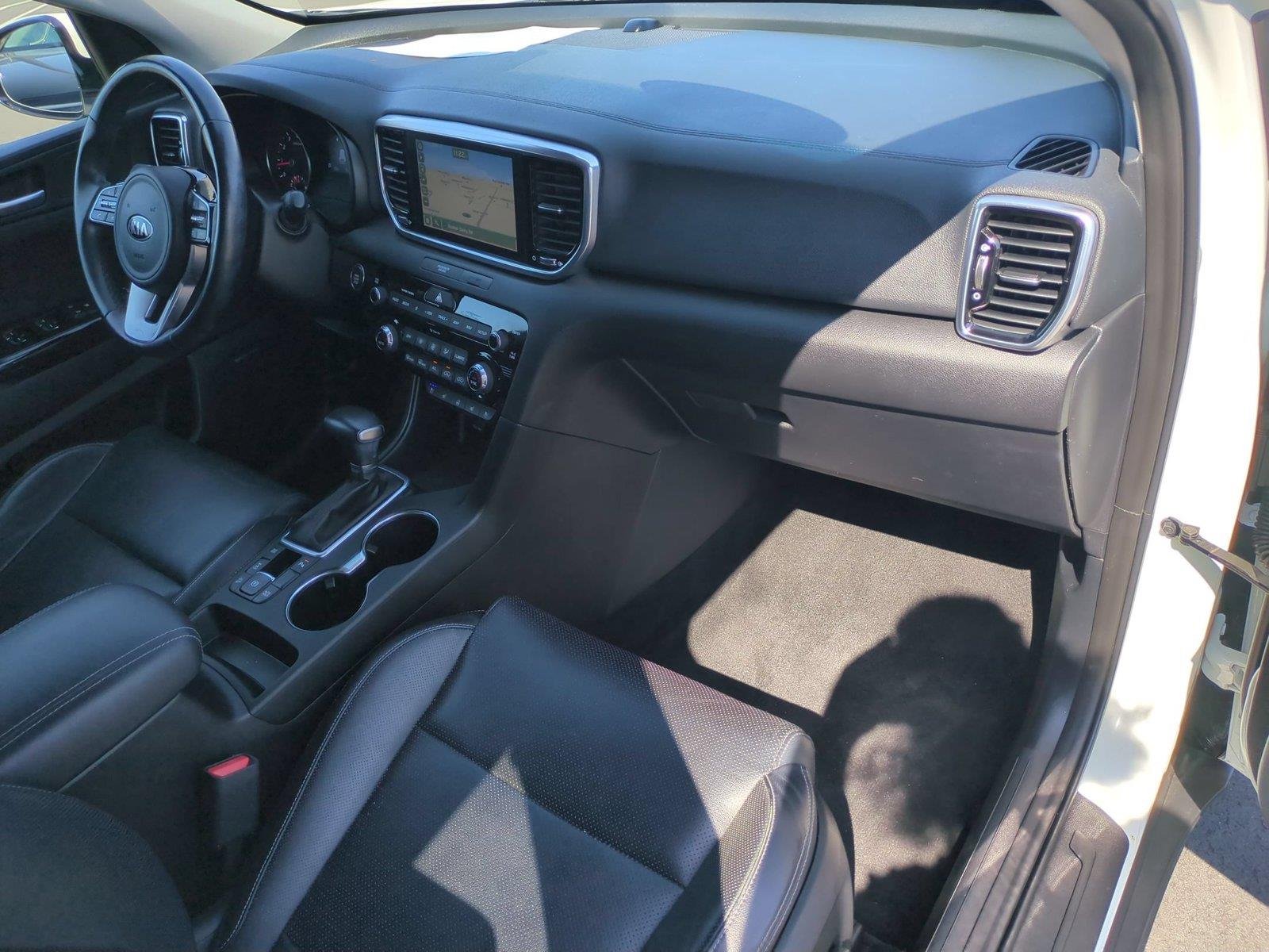 Used 2022 Snow White Pearl Kia EX image 40