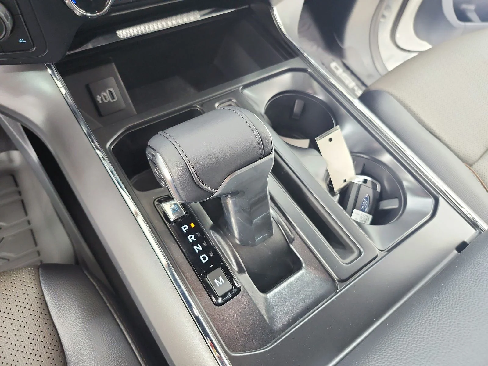 New 2026 Star White Metallic Tri-Coat Ford Lariat® image 27