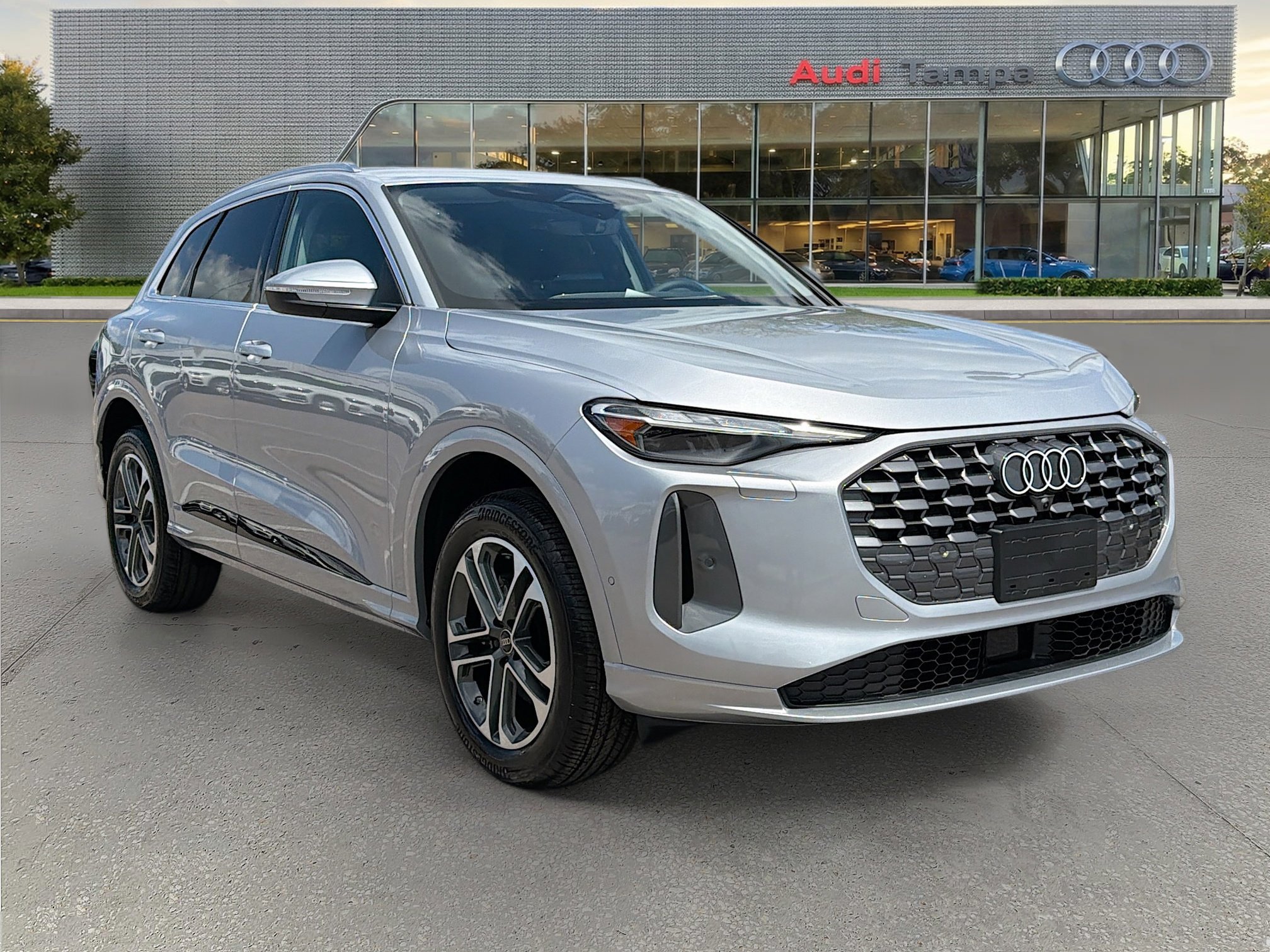 2025 Audi Q5 40 Premium's photo
