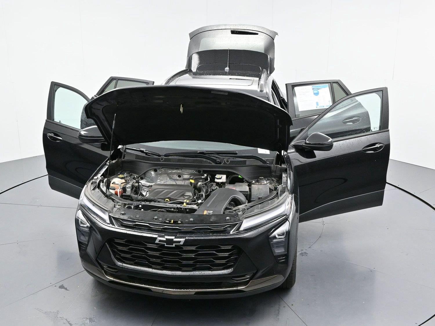 Used 2025 Mosaic Black Metallic Chevrolet ACTIV image 39