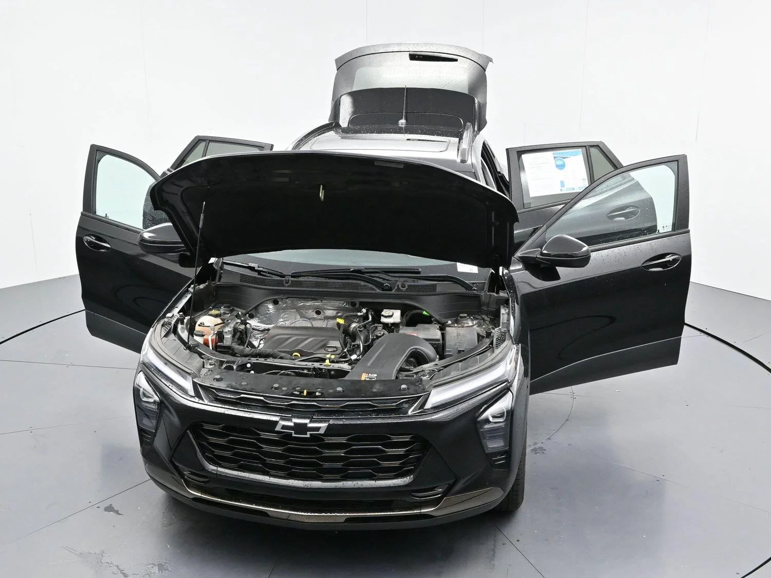 Used 2025 Mosaic Black Metallic Chevrolet ACTIV image 39