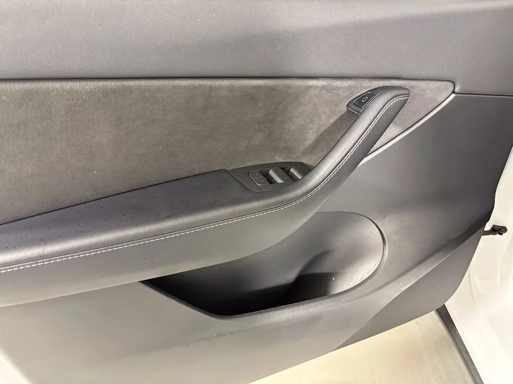 Used 2021 White Tesla Long Range image 12