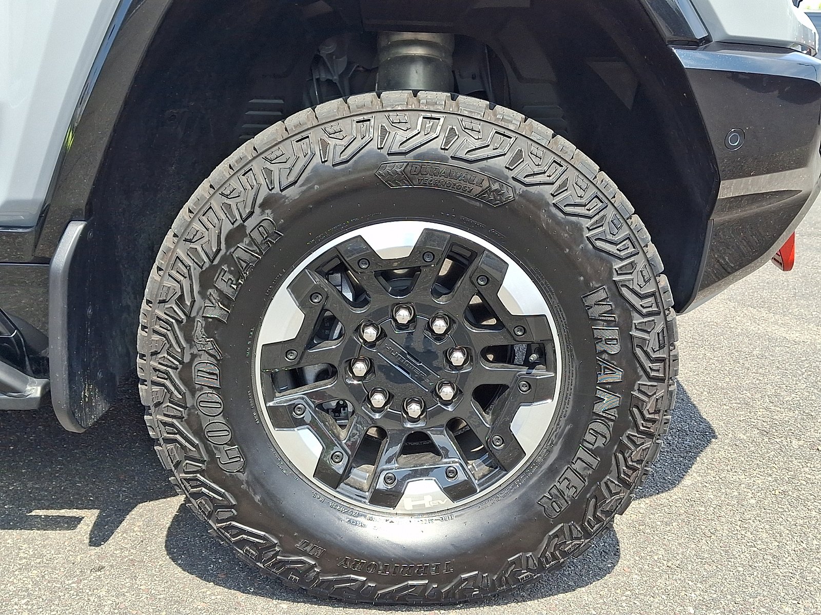 Used 2025 Meteorite Metallic (Grey) - GNO GMC e4WD 3X image 8