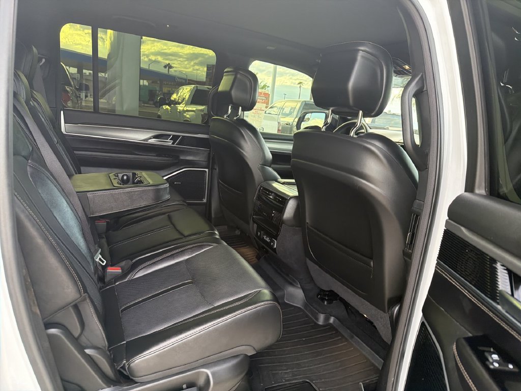 2023 Jeep Wagoneer Series II - Photo 30