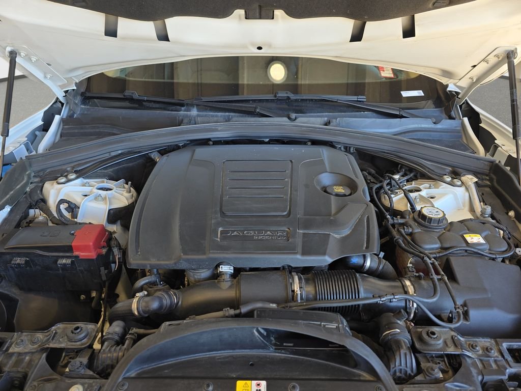 Used 2020  Jaguar 25t image 33