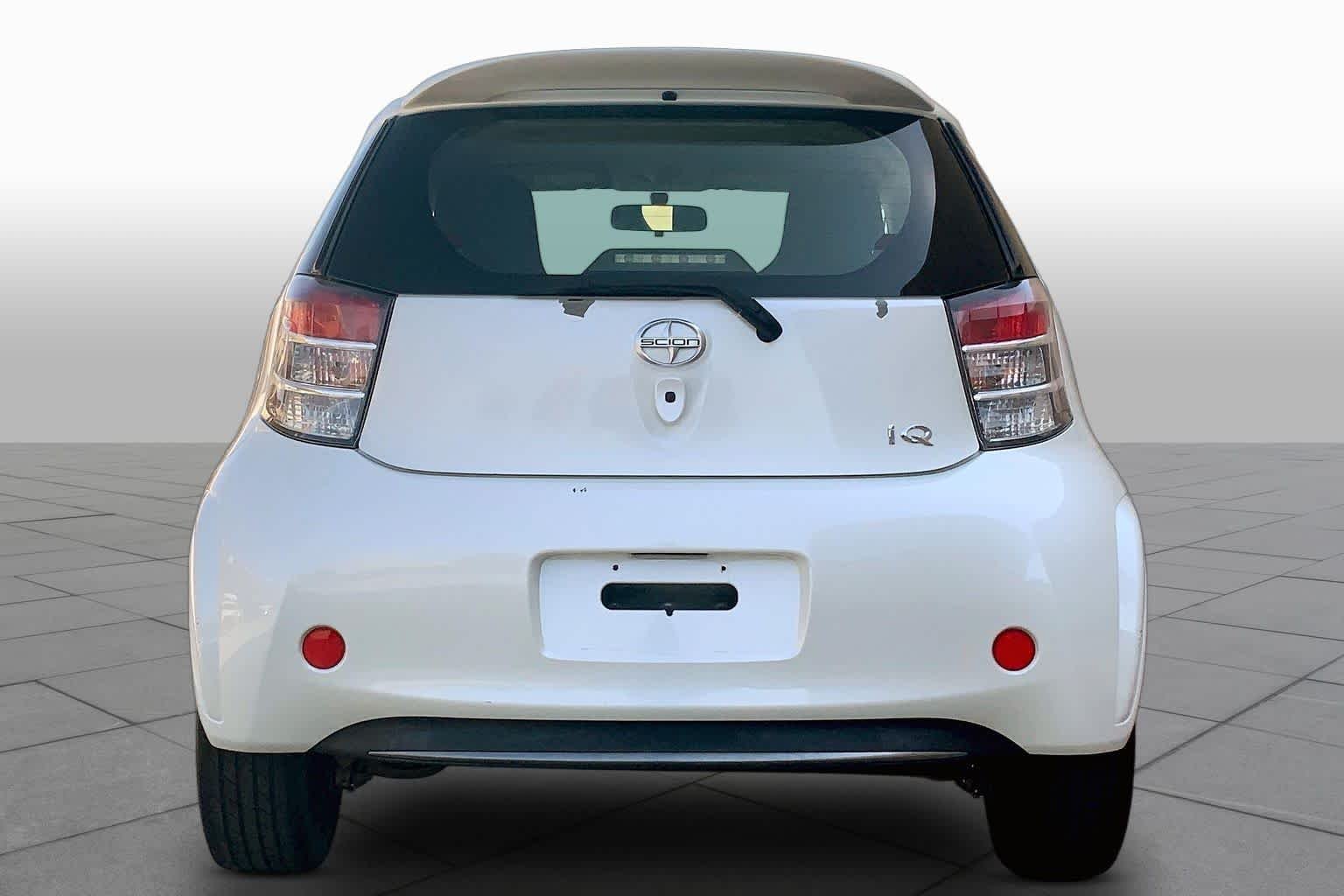 Used 2012 Blizzard Pearl Scion  image 4