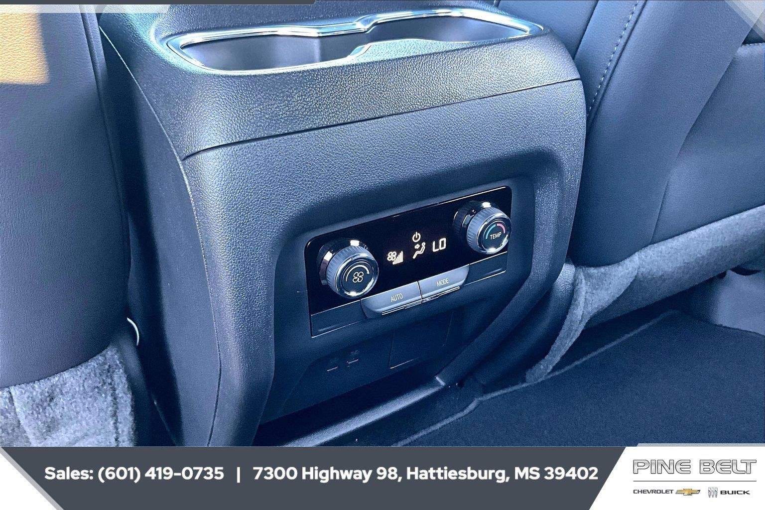 2027 Chevrolet Traverse LT - Photo 25