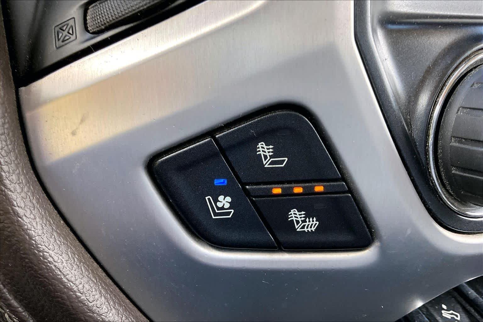 Used 2018 RED QUARTZ TINTCOAT GMC SLT image 32