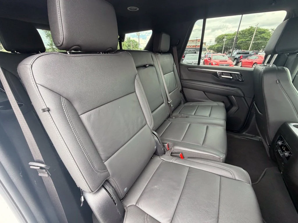 Used 2025 Summit White Chevrolet LT image 61