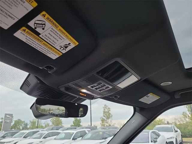 New 2024 Santorini Black Land Rover Metropolitan Edition image 32