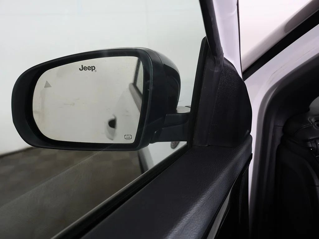 Used 2023 White Jeep Trailhawk image 32