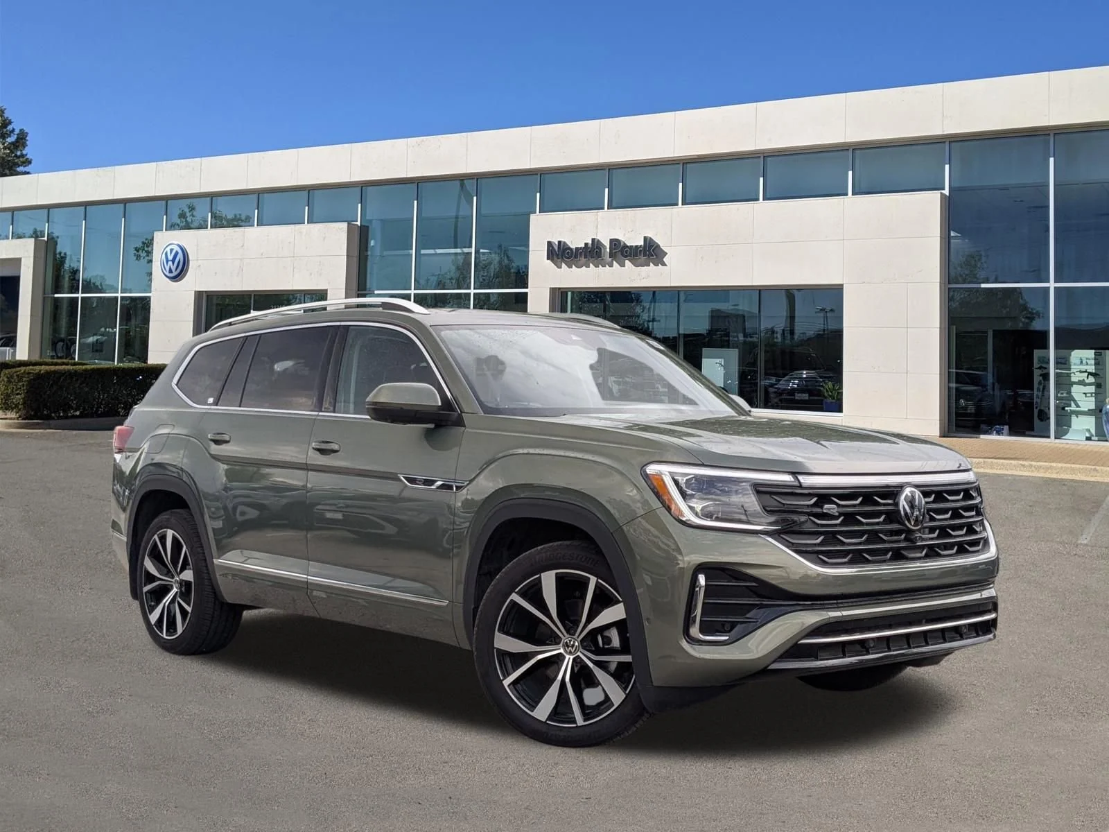 2026 Volkswagen Atlas 2.0T SEL Premium R-Line 4MOTION's photo