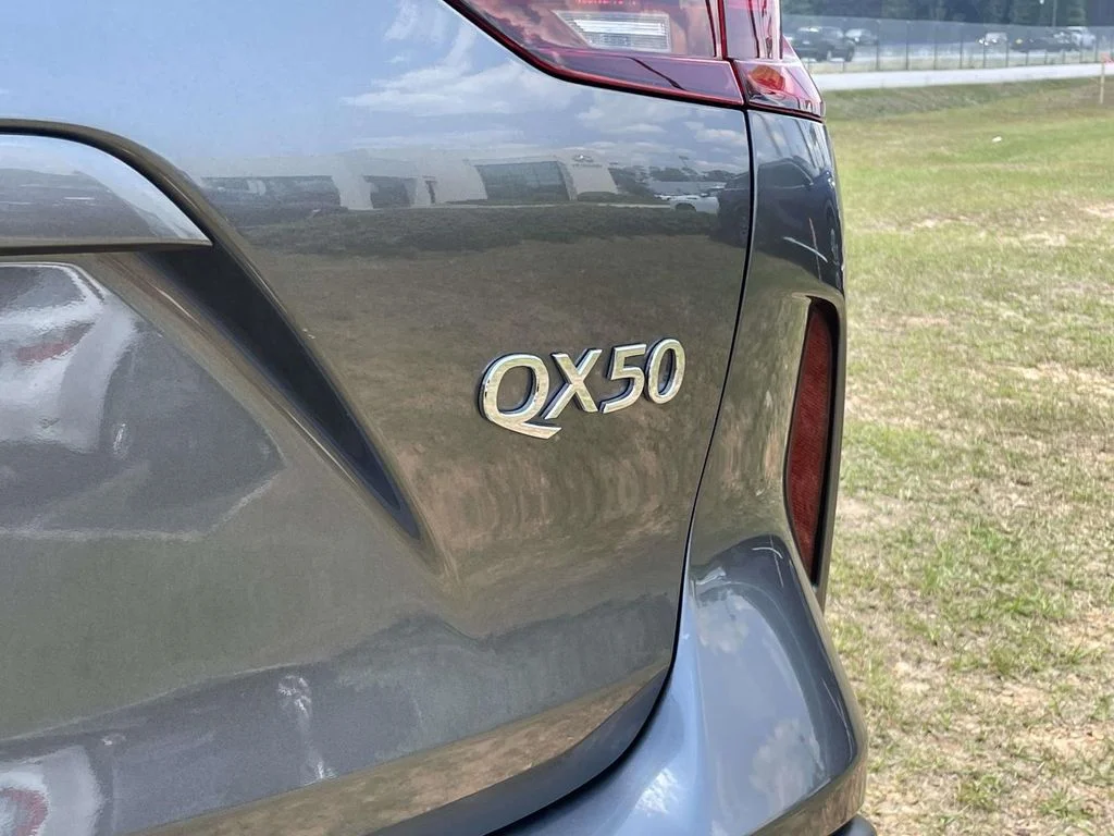 Used 2022 Gray INFINITI PURE image 8