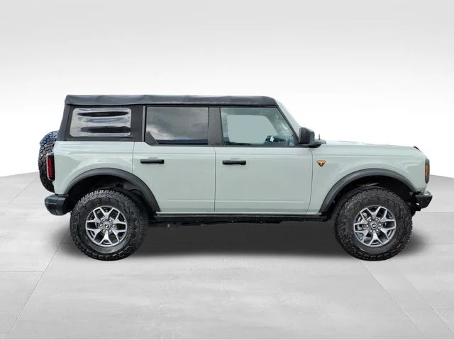 Used 2021 Green Ford Badlands image 10