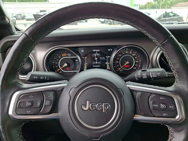 Used 2023 Purple Jeep Rubicon image 25