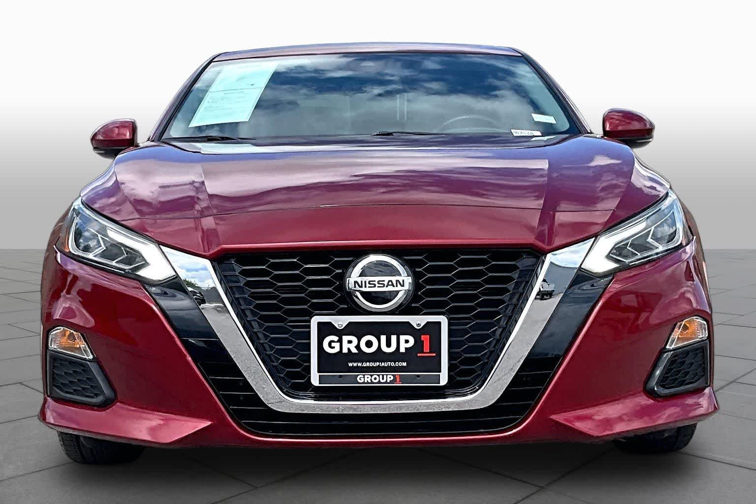 Used 2022 Scarlet Ember Tintcoat Nissan 2.5 SV image 6