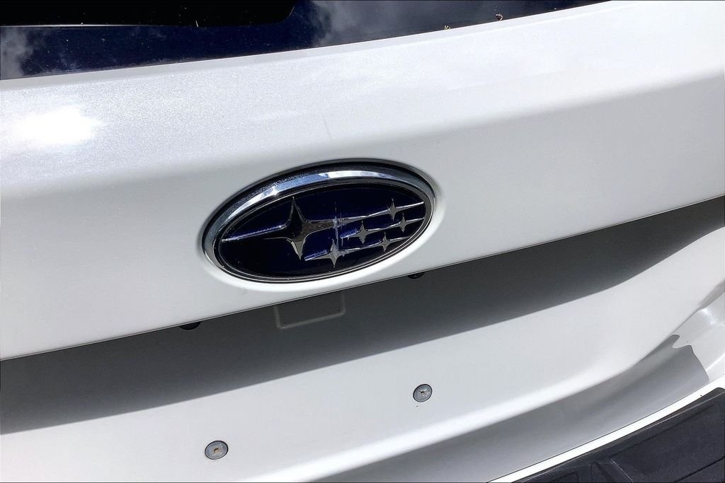 Used 2020 White Subaru Premium image 36