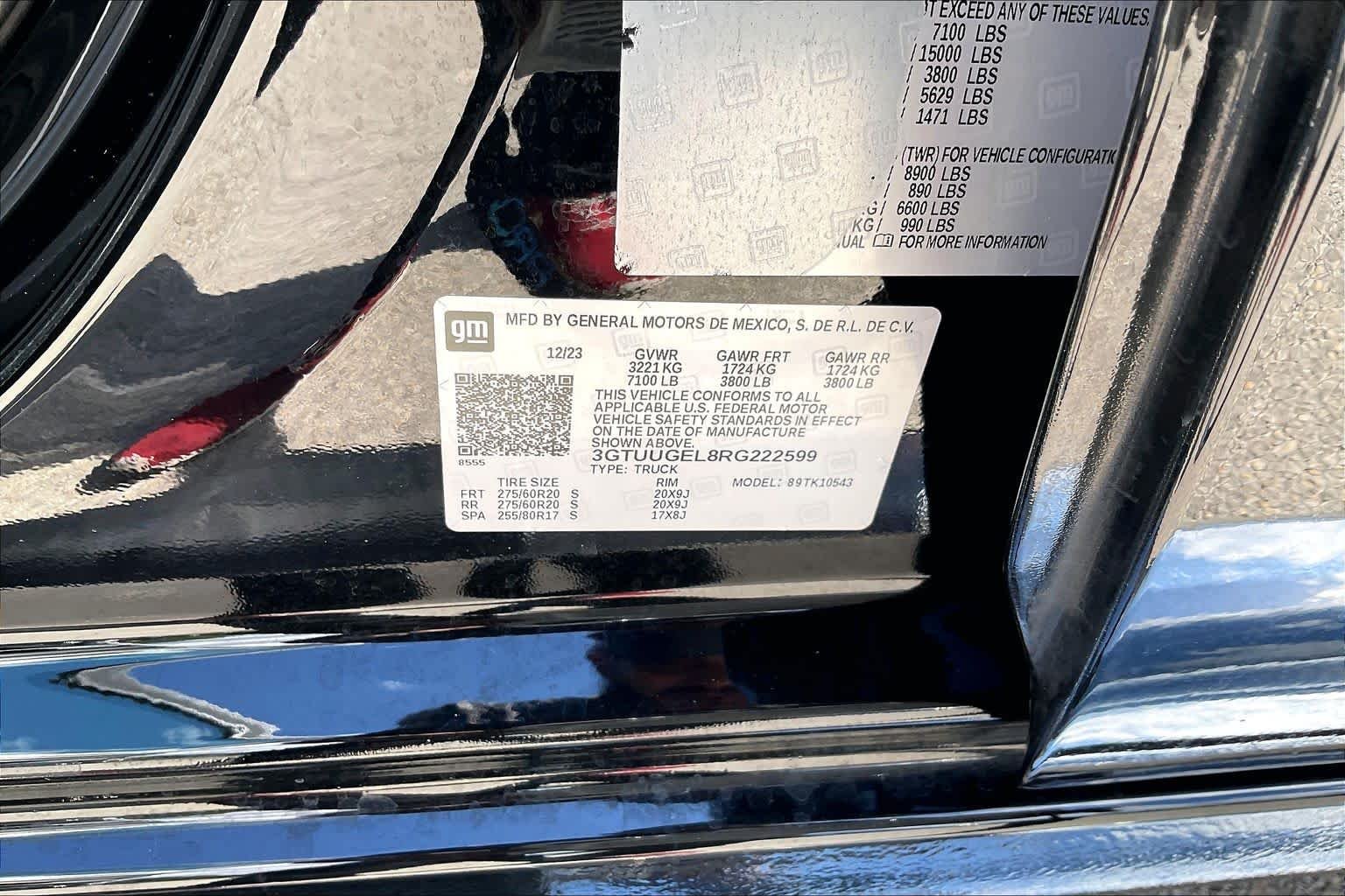Used 2024 Onyx Black GMC Denali image 35