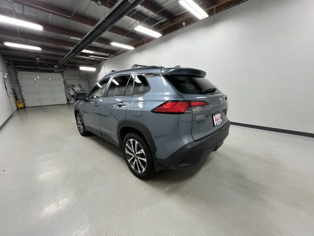 Used 2023  Toyota XLE image 6