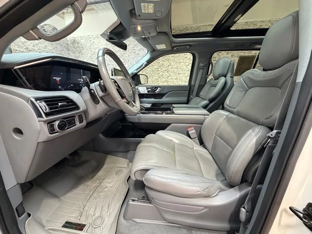 Used 2020 White Lincoln Reserve image 19