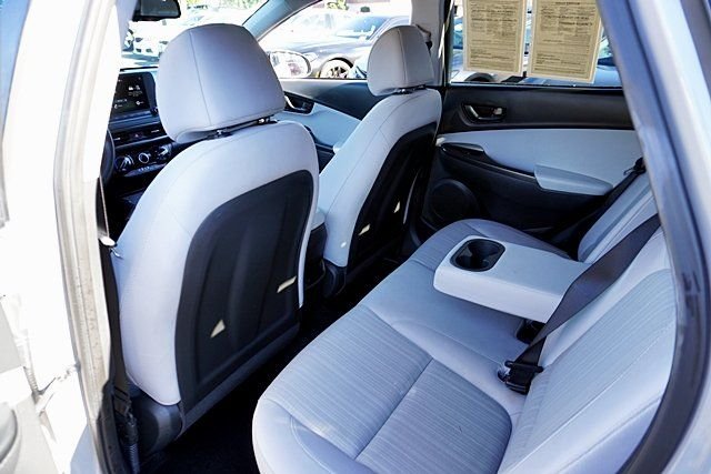 Used 2023 Silver Hyundai SEL image 16