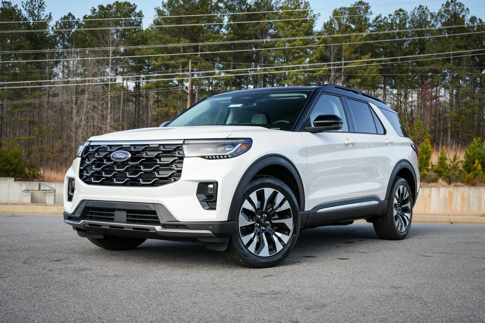 2026 Ford Explorer Platinum 4WD's photo