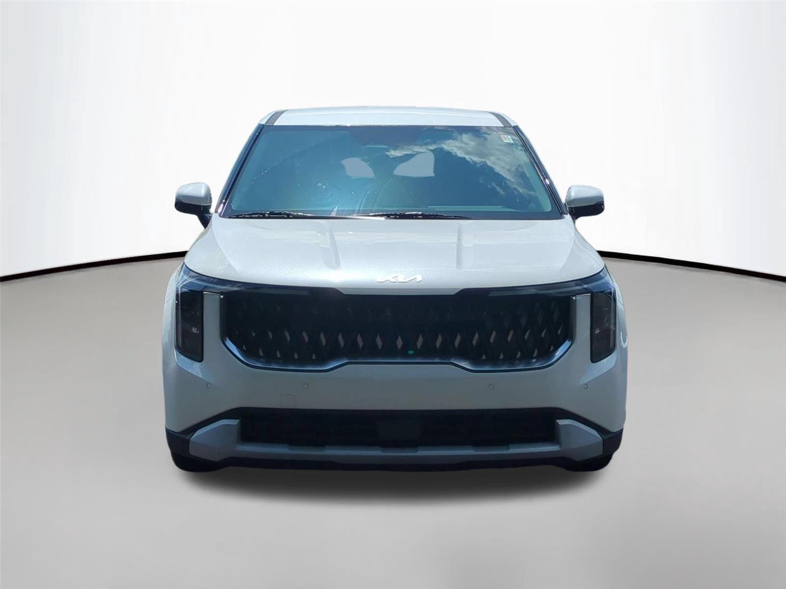 New 2026 Snow White Pearl Kia LXS image 8