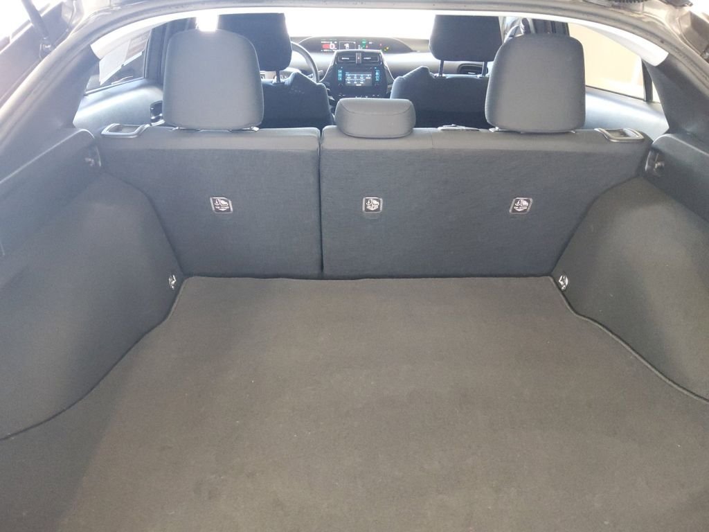 Used 2018 Gray Toyota Two image 29