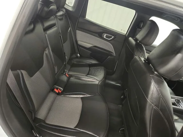 Used 2024 White Jeep Latitude image 36