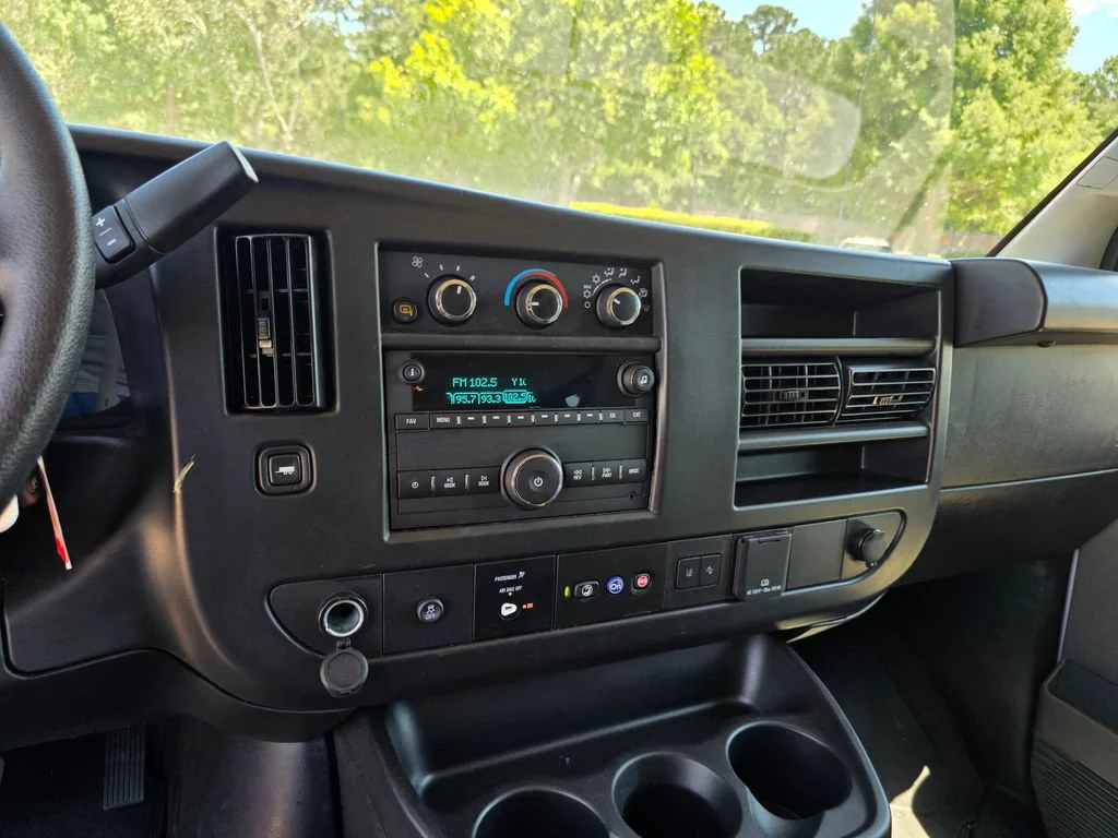 Used 2025 Summit White Chevrolet 1LT image 15