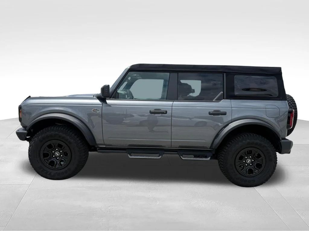 Used 2024 Gray Ford Wildtrak image 2