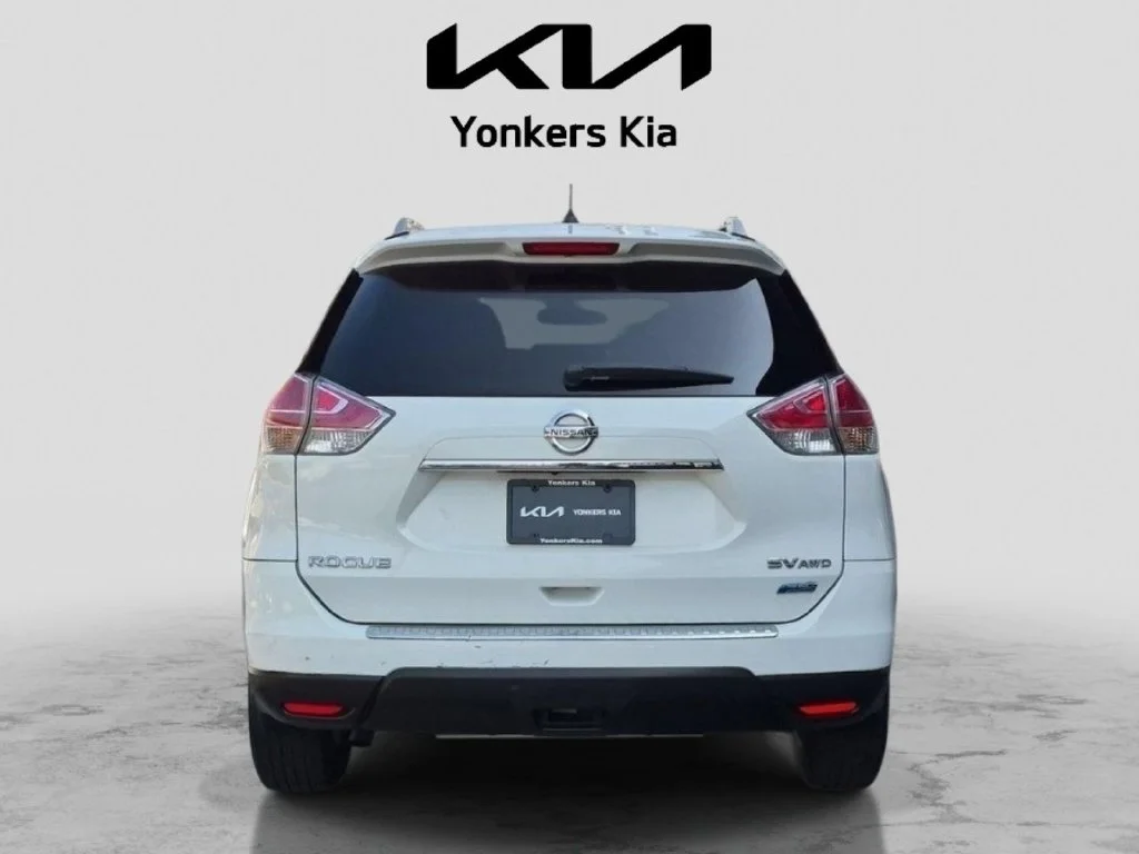 Used 2014 White Nissan SV image 6